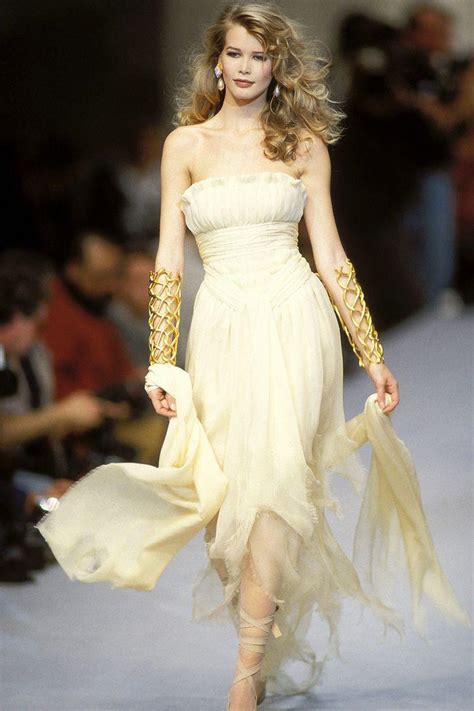 claudia schiffer white chanel dress|chanel couture show 1992.